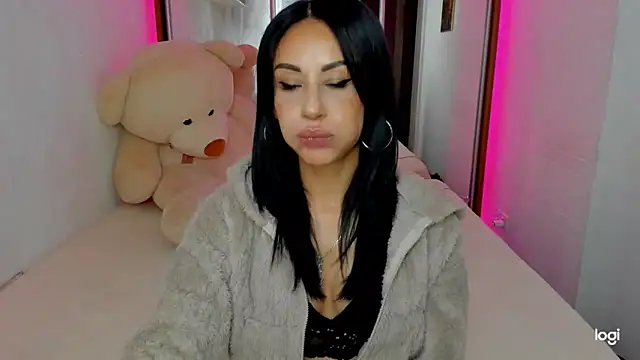 Snapshot of Blackeyeslady chatting on 12-13-24, 06:49 Blackeyeslady online show from 12-13-24, 06:49