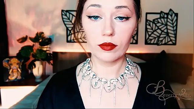 MissBeverlyMills online show from 03-01-25, 06:03