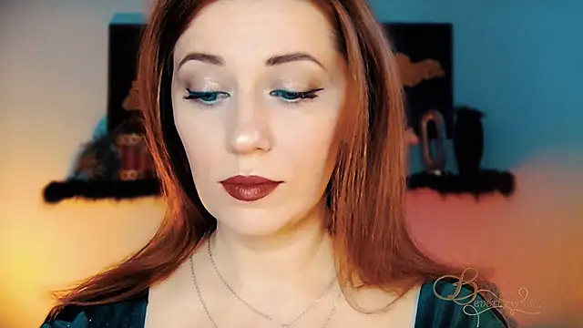 MissBeverlyMills online show from 12-05-25, 06:11