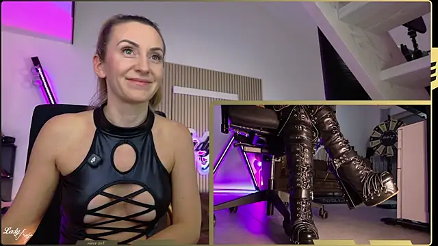 Snapshot of HerrinAnja chatting on 02-10-26, 08:02 HerrinAnja online show from 02-10-26, 08:02