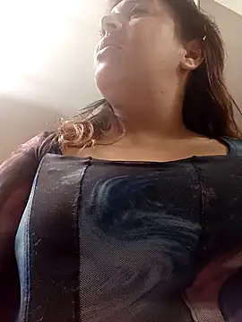 Snapshot of _poison_sweet chatting on 11-12-25, 05:35 poison sweet online show from 11-12-25, 05:35