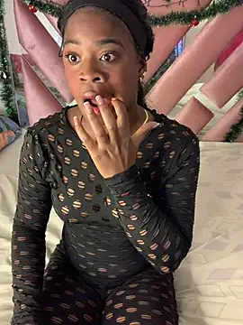 Snapshot of Tamara_Lubezkii chatting on 01-05-25, 06:35 Tamara Lubezkii online show from 01-05-25, 06:35