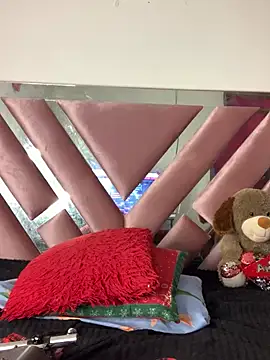 Snapshot of Tamara_Lubezkii chatting on 01-26-25, 12:05 Tamara Lubezkii online show from 01-26-25, 12:05