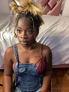 Snapshot of Tamara_Lubezkii chatting on 02-23-25, 11:36 Tamara Lubezkii online show from 02-23-25, 11:36