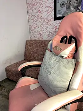 Snapshot of Tamara_Lubezkii chatting on 09-17-25, 05:47 Tamara Lubezkii online show from 09-17-25, 05:47