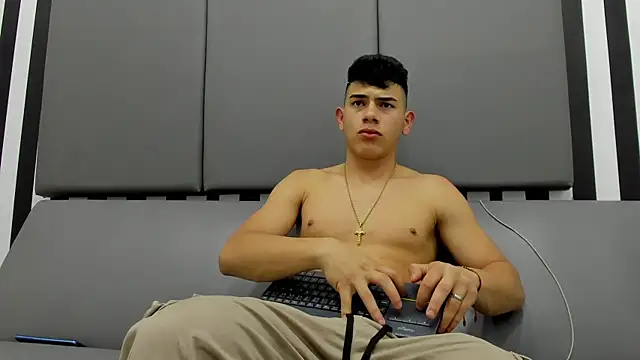 andrew rose  online show from 01-10-25, 12:15