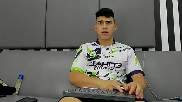 andrew rose  online show from 01-17-25, 02:29