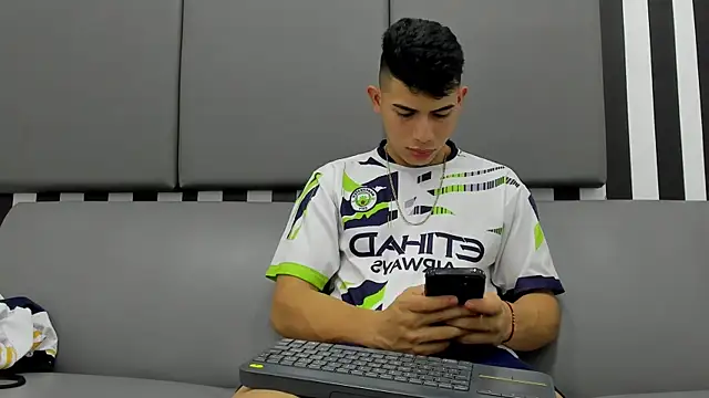 andrew rose  online show from 01-17-25, 05:32