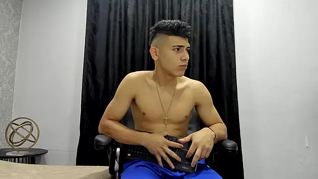 andrew rose  online show from 01-22-25, 02:46