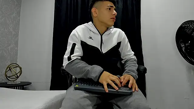 andrew rose  online show from 02-13-25, 02:42