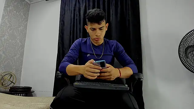 andrew rose  online show from 03-12-25, 01:08