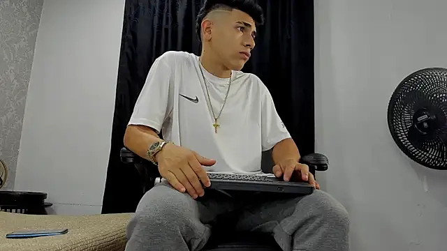 andrew rose  online show from 03-14-25, 03:37