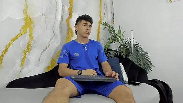 andrew rose  online show from 09-20-25, 03:24