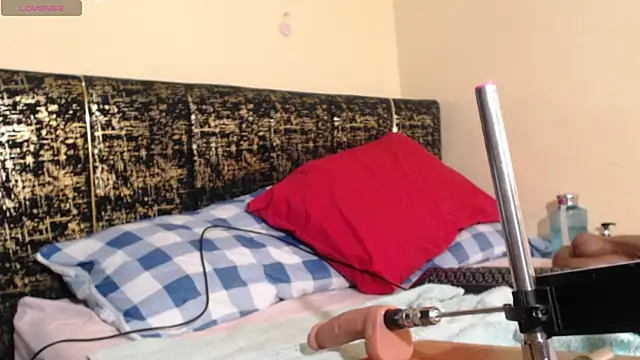 Missthigh online show from 04-21-26, 10:21