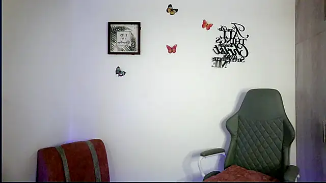 Nala j8 online show from 04-15-26, 07:58