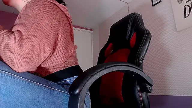 Lina23  online show from 04-17-26, 01:47