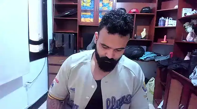 Snapshot of Drako_Argentii chatting on 12-22-24, 06:04 Drako Argentii online show from 12-22-24, 06:04