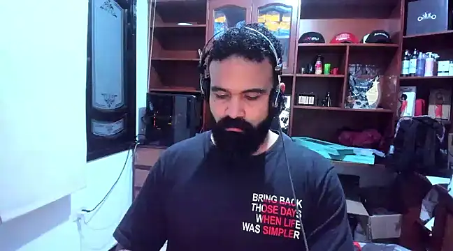 Snapshot of Drako_Argentii chatting on 01-21-25, 06:43 Drako Argentii online show from 01-21-25, 06:43