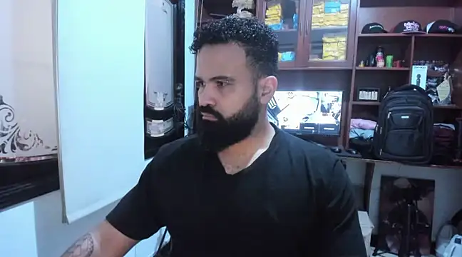 Snapshot of Drako_Argentii chatting on 02-18-25, 01:33 Drako Argentii online show from 02-18-25, 01:33