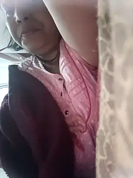 Snapshot of _sonal_sharma chatting on 11-18-25, 02:39 sonal sharma online show from 11-18-25, 02:39