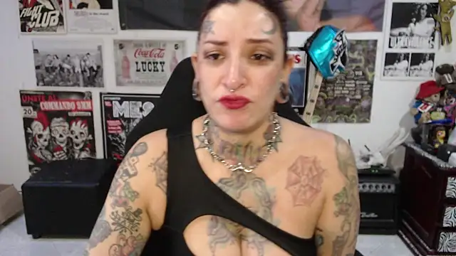 Snapshot of Rollyderolandia666 chatting on 05-05-26, 08:17 Rollyderolandia666 online show from 05-05-26, 08:17