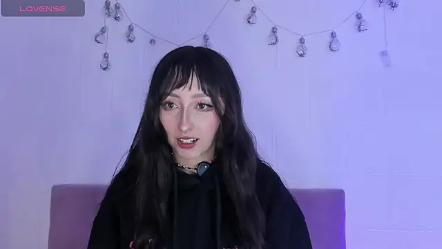 Snapshot of v1cky_ chatting on 05-26-26, 01:12 v1cky online show from 05-26-26, 01:12