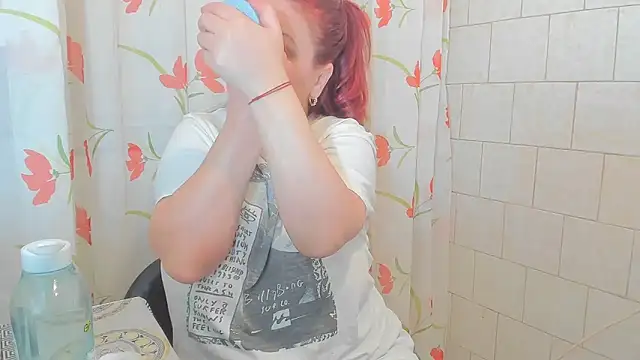 Snapshot of Adelamilfsex chatting on 02-17-25, 10:25 Adelamilfsex online show from 02-17-25, 10:25