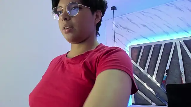 Emmapark  online show from 02-13-25, 06:59