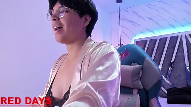 Emmapark  online show from 02-16-25, 04:42