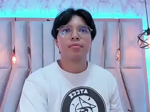 Emmapark  online show from 02-20-25, 01:25