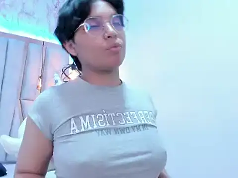 Emmapark  online show from 02-21-25, 06:37