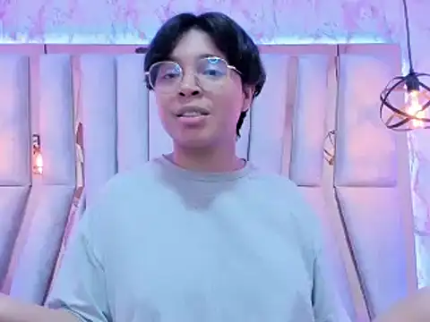 Emmapark  online show from 02-26-25, 01:00