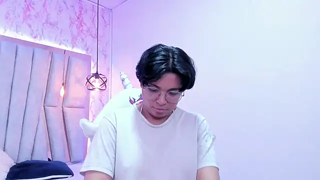 Emmapark  online show from 03-15-25, 01:30