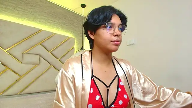 Emmapark  online show from 03-18-25, 12:03