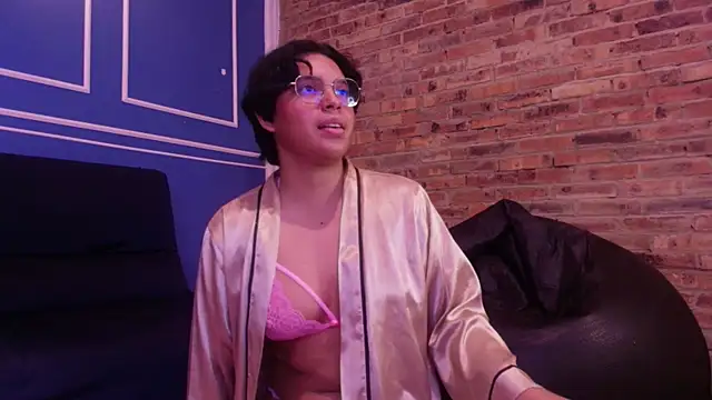 Emmapark  online show from 11-15-25, 06:37