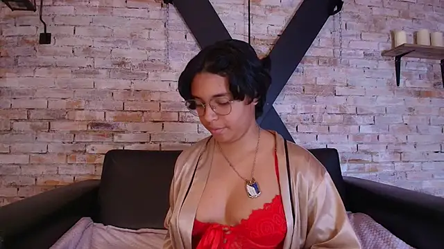 Emmapark  online show from 12-14-25, 02:33