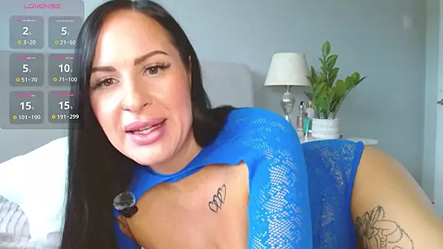 Snapshot of Layla_UK chatting on 03-05-26, 10:11 Layla UK online show from 03-05-26, 10:11