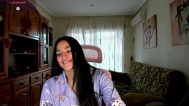 Snapshot of bella_apont chatting on 03-05-25, 09:05 bella apont online show from 03-05-25, 09:05