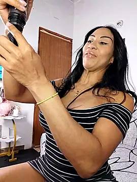 Charlotte Bayron online show from 09-09-25, 12:10