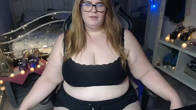 Snapshot of ZoeyLey chatting on 03-15-25, 10:22 ZoeyLey online show from 03-15-25, 10:22