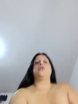 whitegirl0122 online show from 11-13-25, 07:35