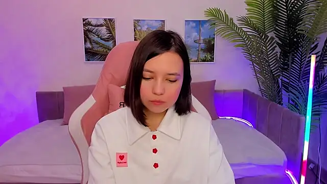 Snapshot of Lina_Brownie chatting on 02-23-25, 02:29 Lina Brownie online show from 02-23-25, 02:29