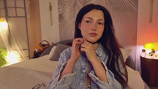 Miley Smile online show from 11-19-25, 05:18