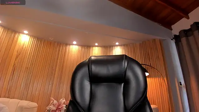 AlyssaDean online show from 10-13-25, 12:05