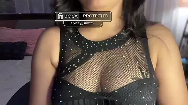 Snapshot of Spice-Summi chatting on 06-25-26, 06:23 Spice-Summi online show from 06-25-26, 06:23