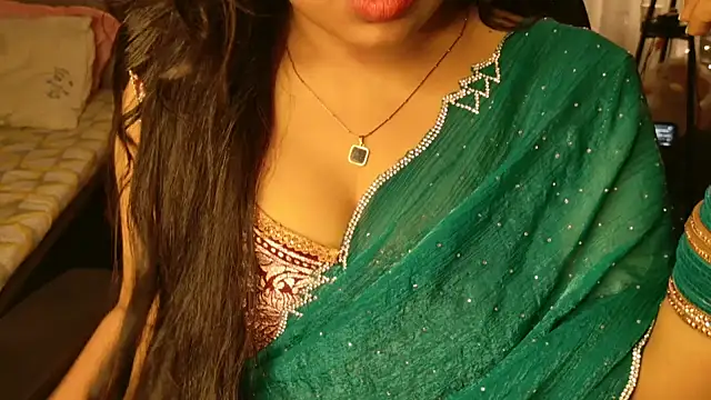 Snapshot of Spice-Summi chatting on 07-14-26, 06:35 Spice-Summi online show from 07-14-26, 06:35
