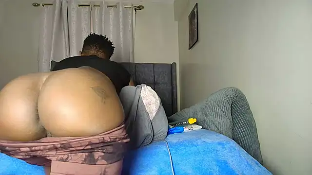 t-NaughtyLicia online show from 12-02-25, 03:34