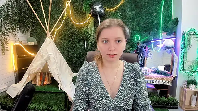 MayaSinabon online show from 10-11-25, 09:08