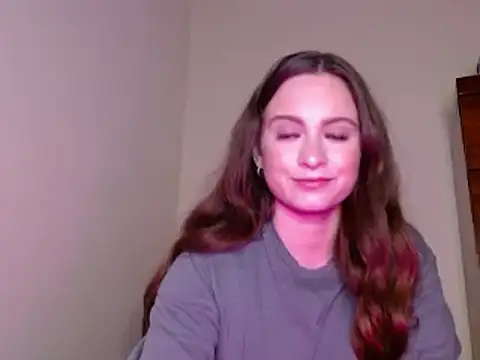 Snapshot of Sophie_Raegan chatting on 01-24-25, 02:19 Sophie Raegan online show from 01-24-25, 02:19