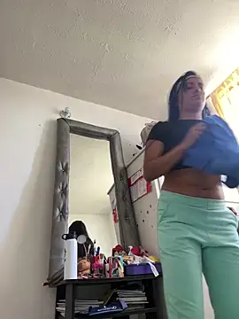 Snapshot of AlanaLars chatting on 04-02-26, 04:59 AlanaLars online show from 04-02-26, 04:59